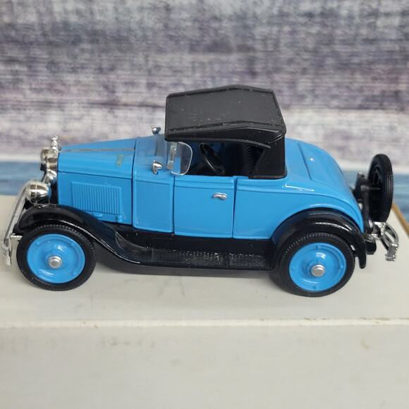 Die-cast 1928 Chevy AB Roadster detailed blue and black - Picture 2 of 10